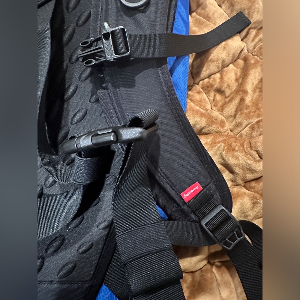 2022 NEW
Supreme x The North Face Summit Series Rescue Chugach 16 Backpack Blue - Picture 3 of 12